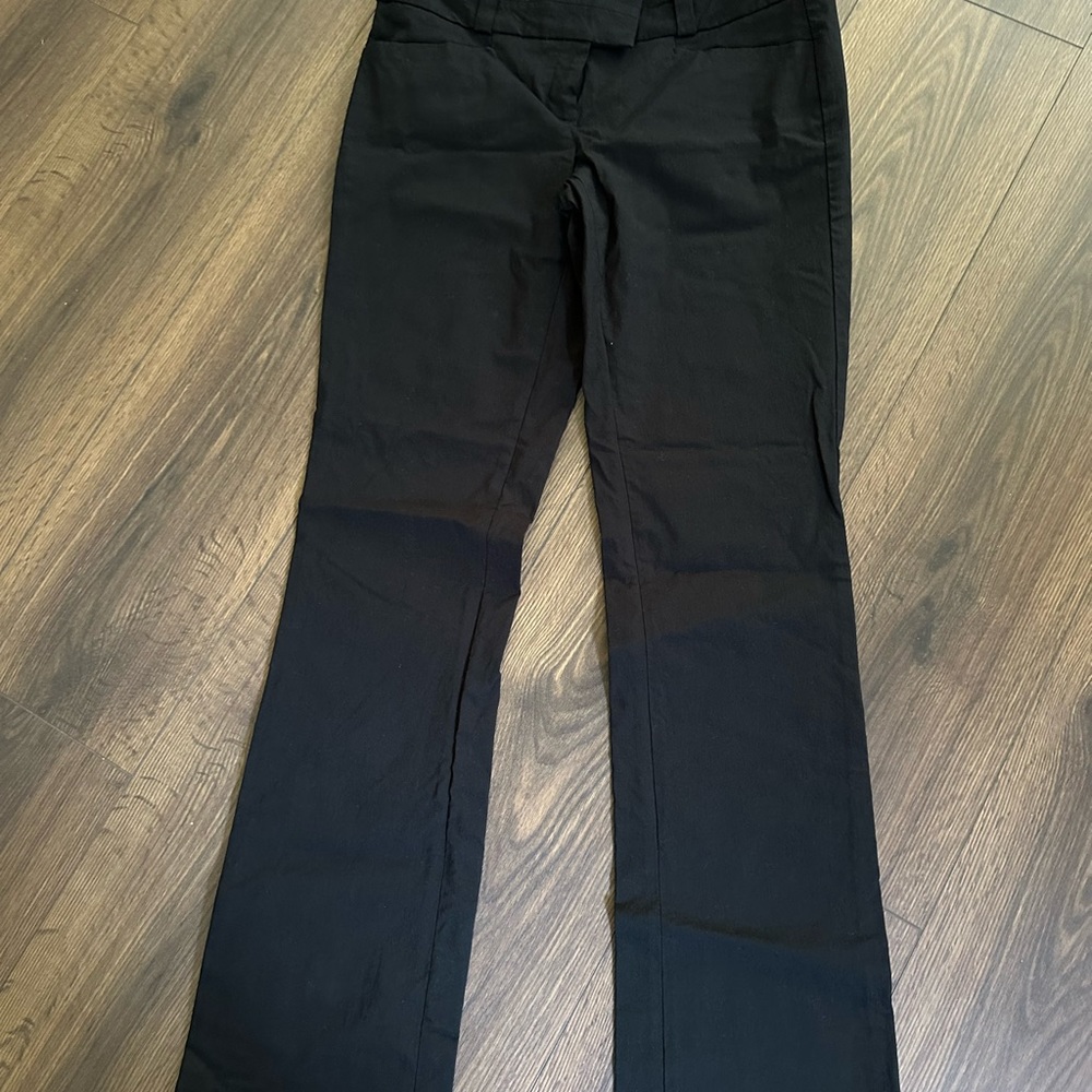 Black straight leg dress pants with stretch fits size 6/8